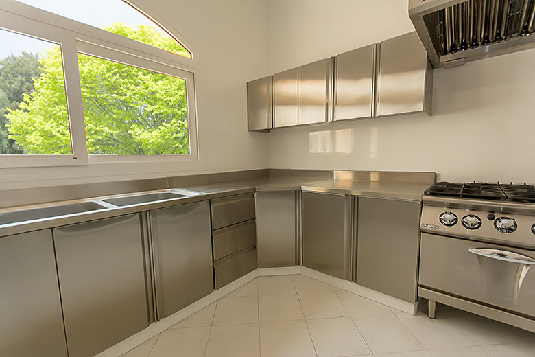 Al-Halabi_Private_Villa_Kitchen-11